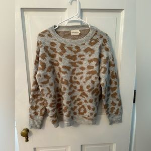 dreamers gray cheetah print sweater size small perfect condition
